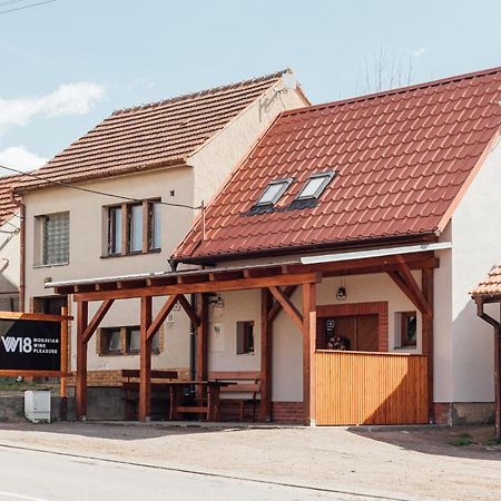 Penzion Vinarstvi W18 Velké Bílovice Екстериор снимка